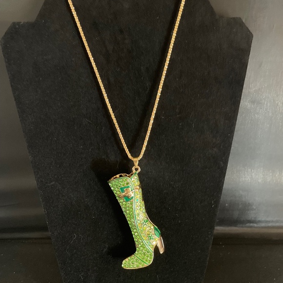 NEW BETSEY JOHNSON BLUE MAGICAL CRYSTAL EMBELLISHED CHAIN NECKLACE - Picture 6 of 6